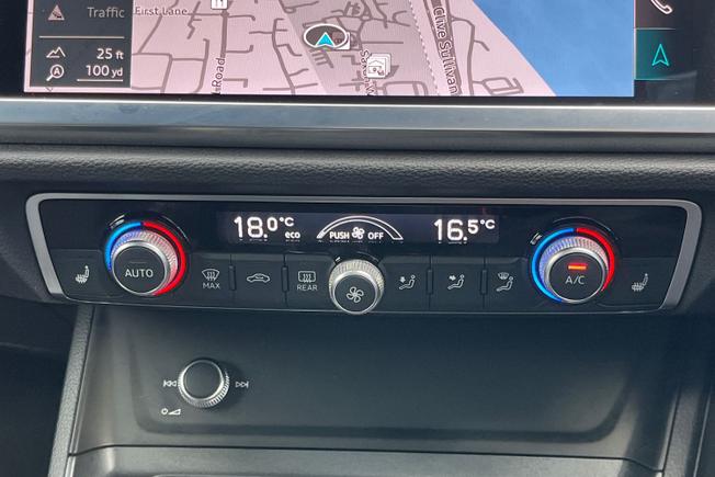 AUDI Q3 Photo 31
