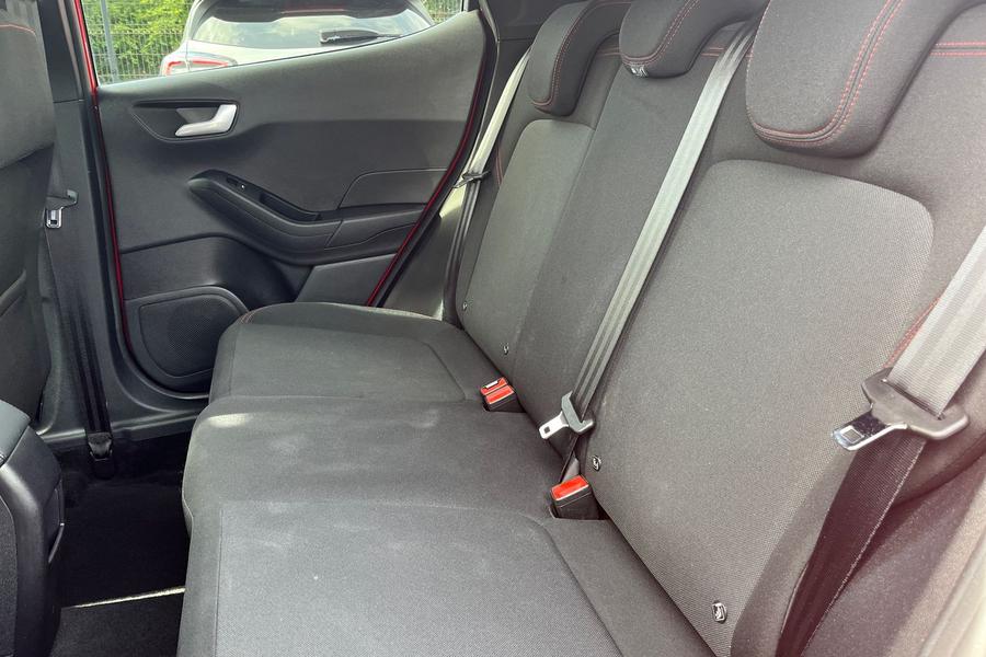 Ford FIESTA Photo autoimg-ee2e5c47c2b83a8331e9c71aad0c7c4ccac854b0.jpg