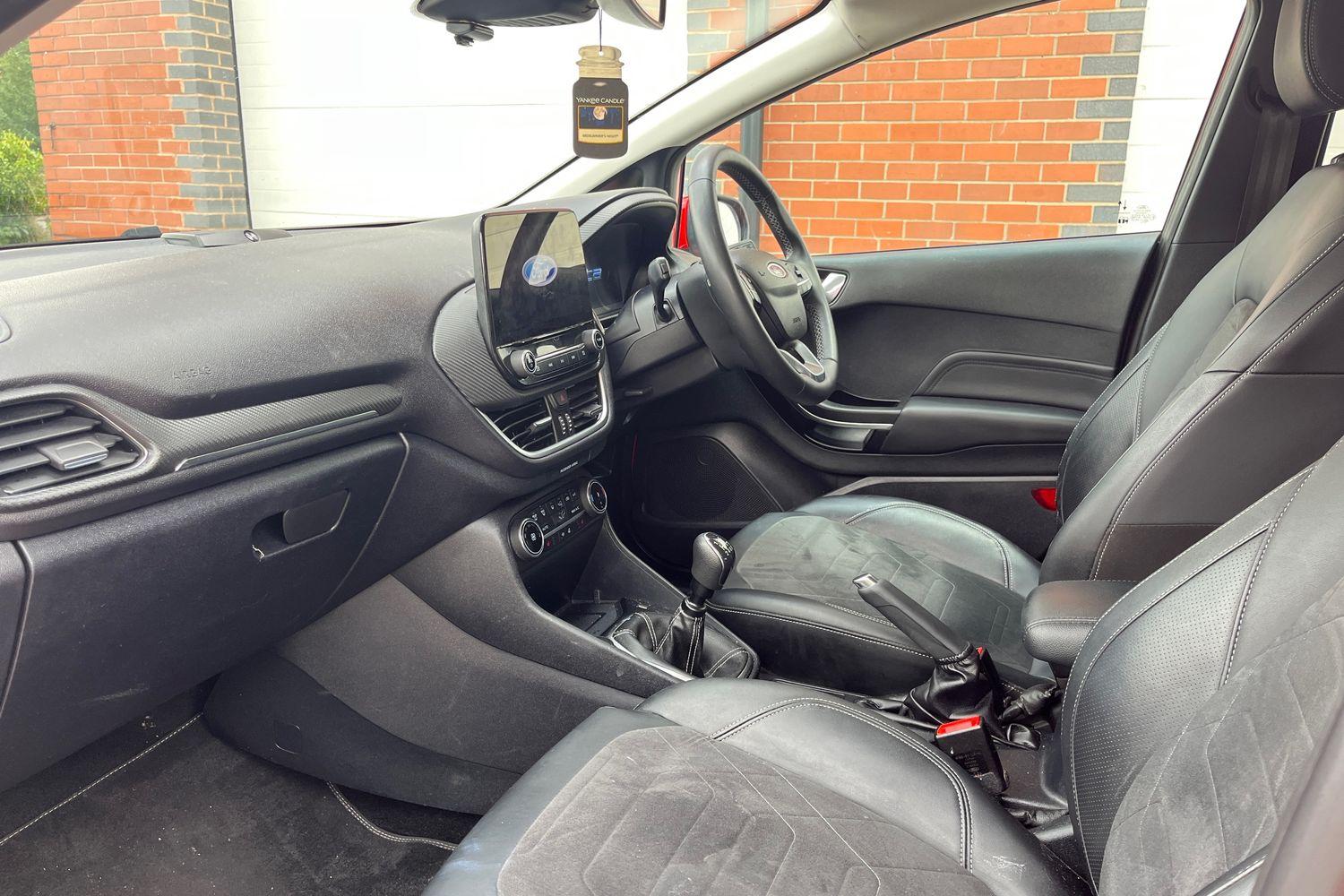 Ford Fiesta Photo 17