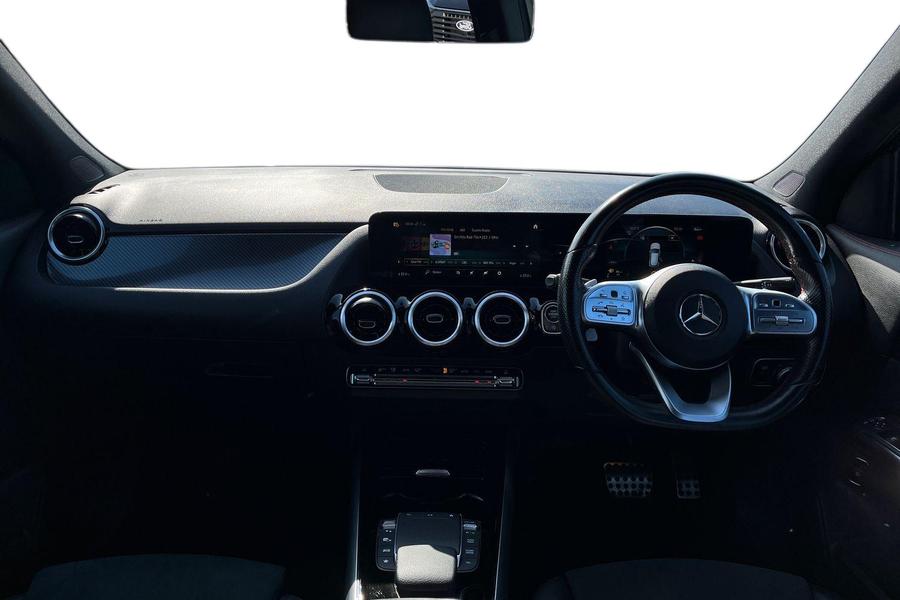Mercedes-Benz GLA Photo autoimg-ee31e11e88af5325f51e70adf46a3fc5a6b8bd5e.jpg