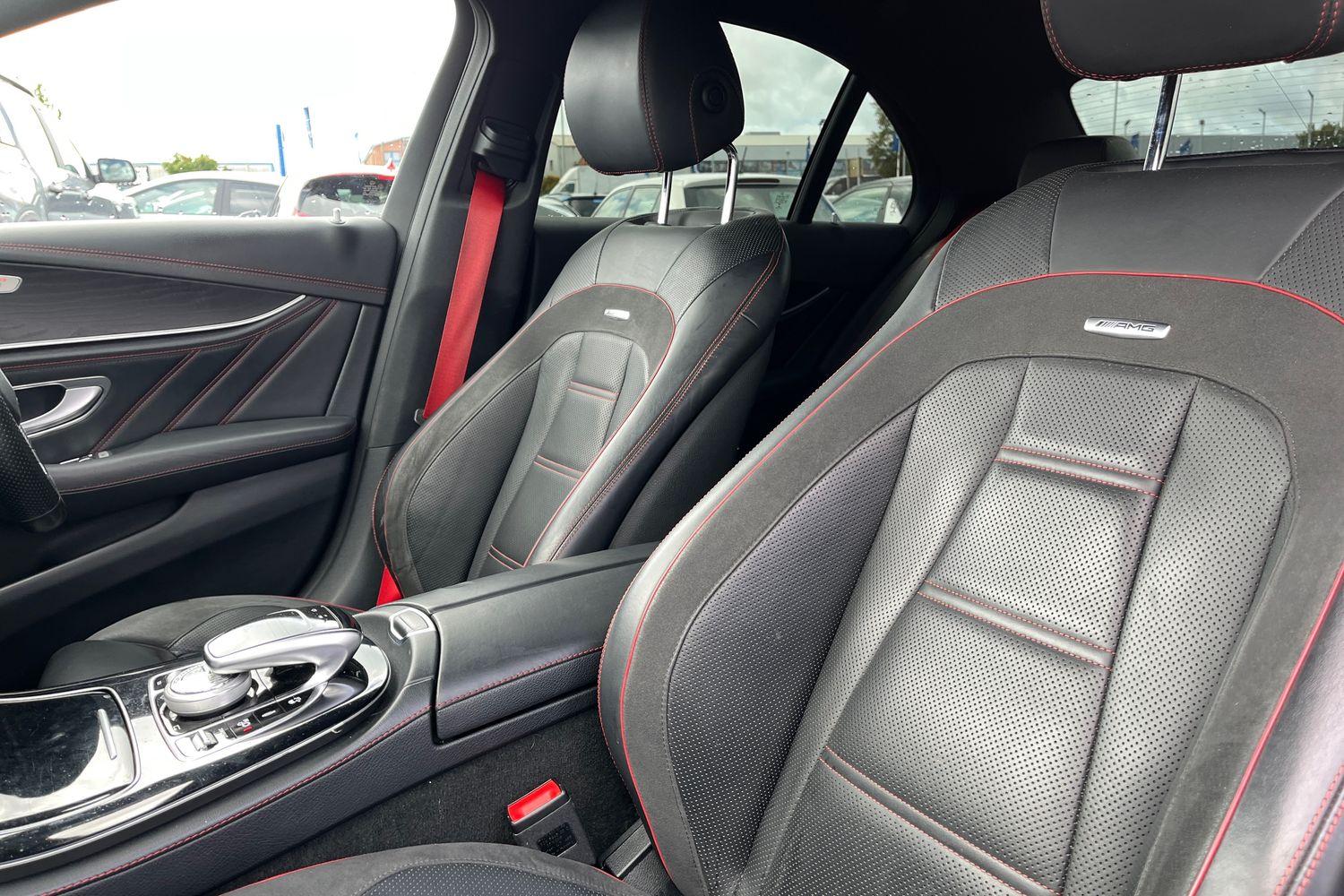 Mercedes-Benz E CLASS Photo 18