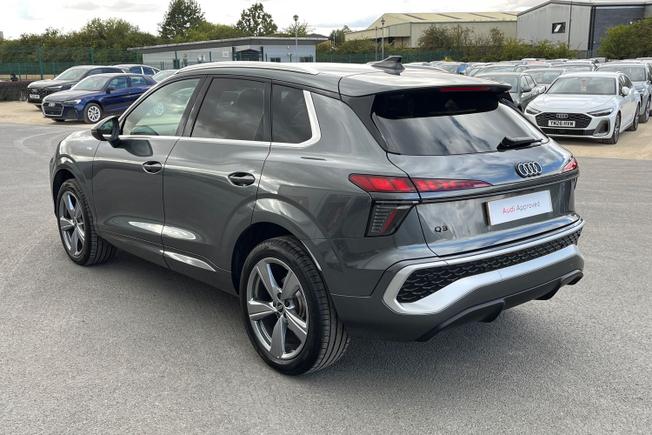 AUDI Q3 Photo 24