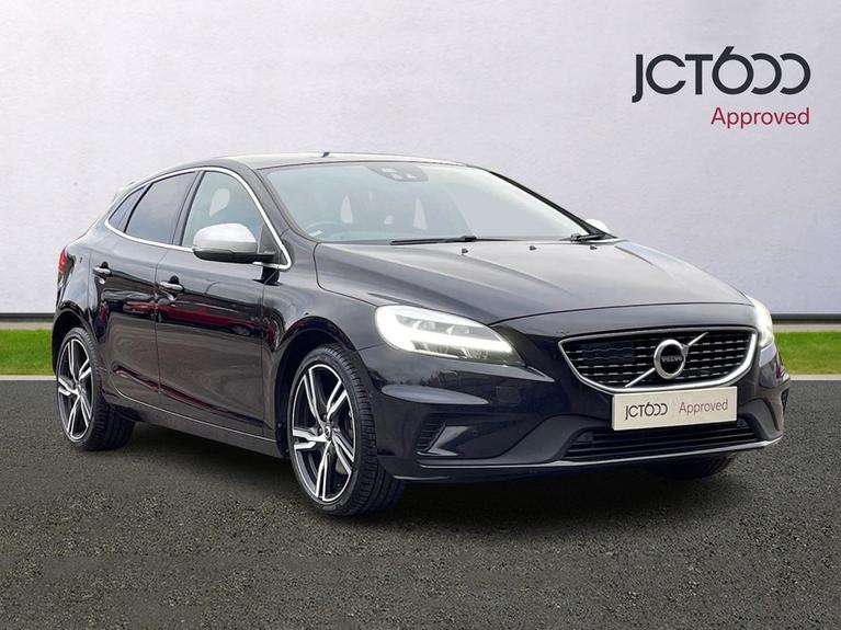 Used 2019 VOLVO V40 2.0 D3 R-Design Edition Hatchback 5dr Diesel Auto Euro 6 (s/s) (150 ps) Black at JCT600