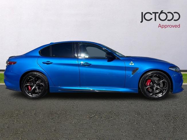ALFA ROMEO Giulia Photo 4