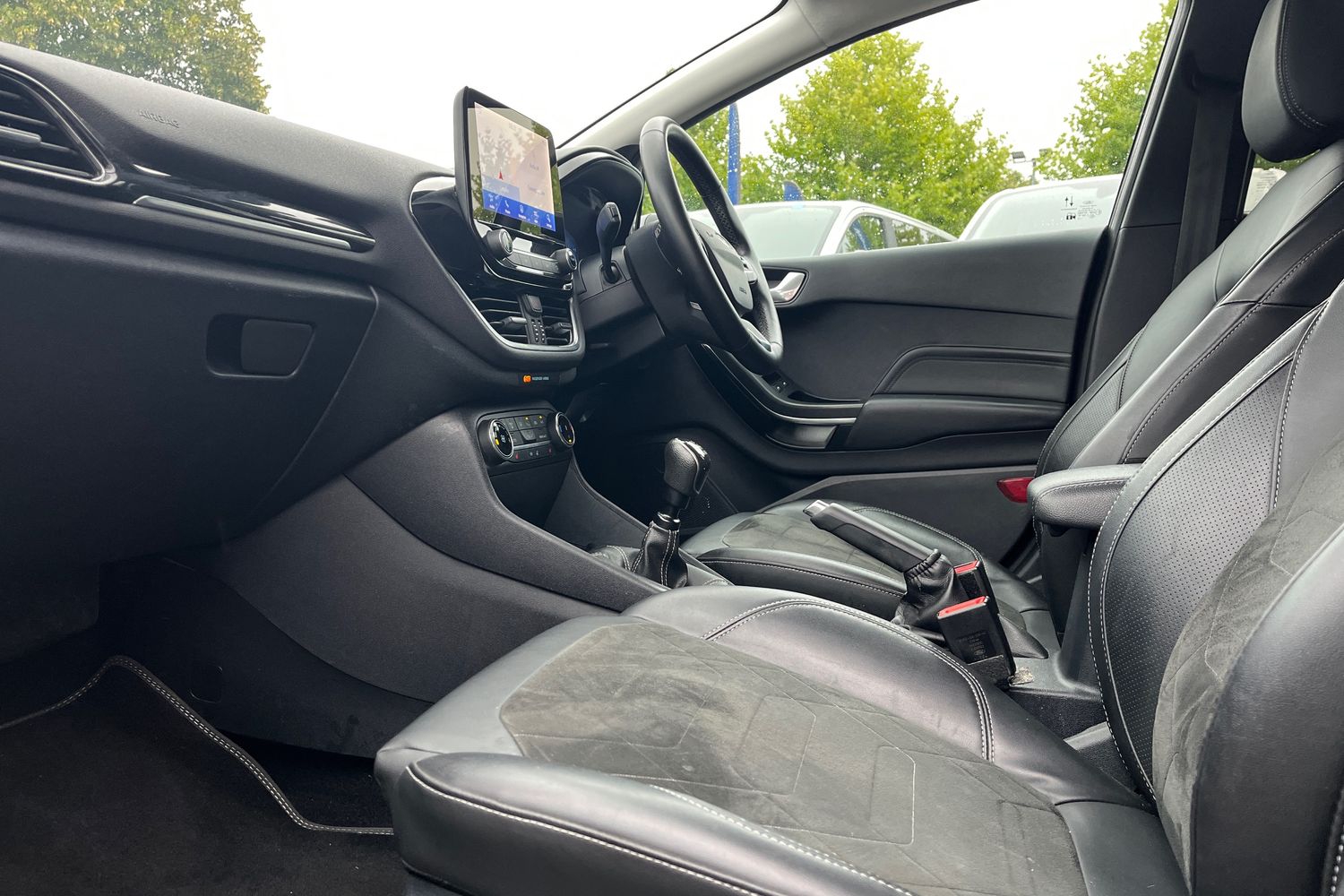 Ford FIESTA Photo 17