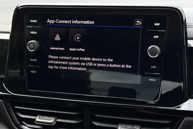 Volkswagen T-Roc Photo 21