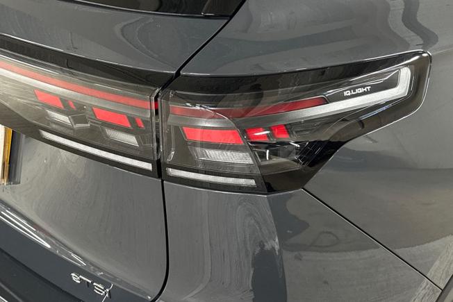 VOLKSWAGEN Tiguan Photo 18