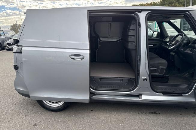 VOLKSWAGEN ID. Buzz Cargo Photo 34