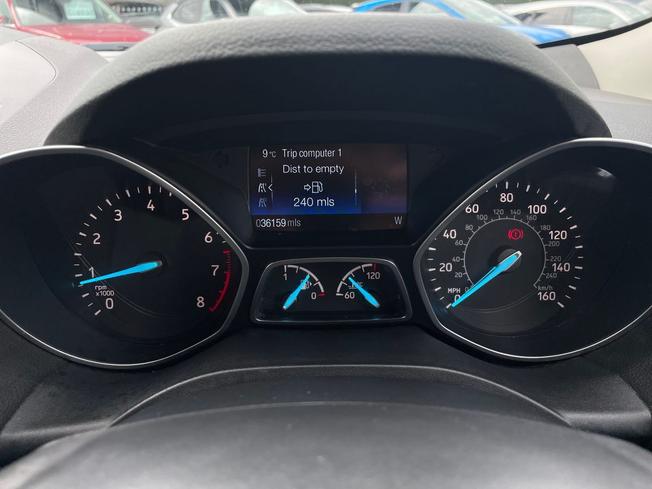 FORD Kuga Photo 15