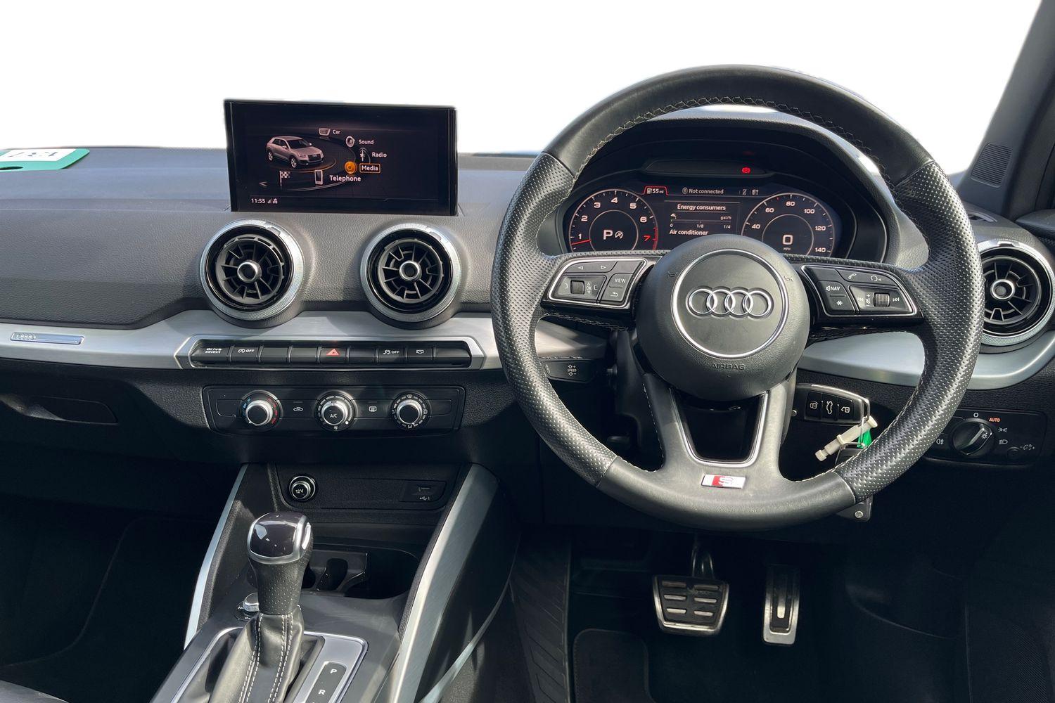 Audi Q2 Photo 10