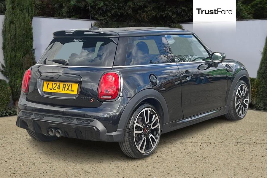 MINI Hatch Photo autoimg-ee51eb1a0d66f96755ad24483cfe8e988dce3e1d.jpg