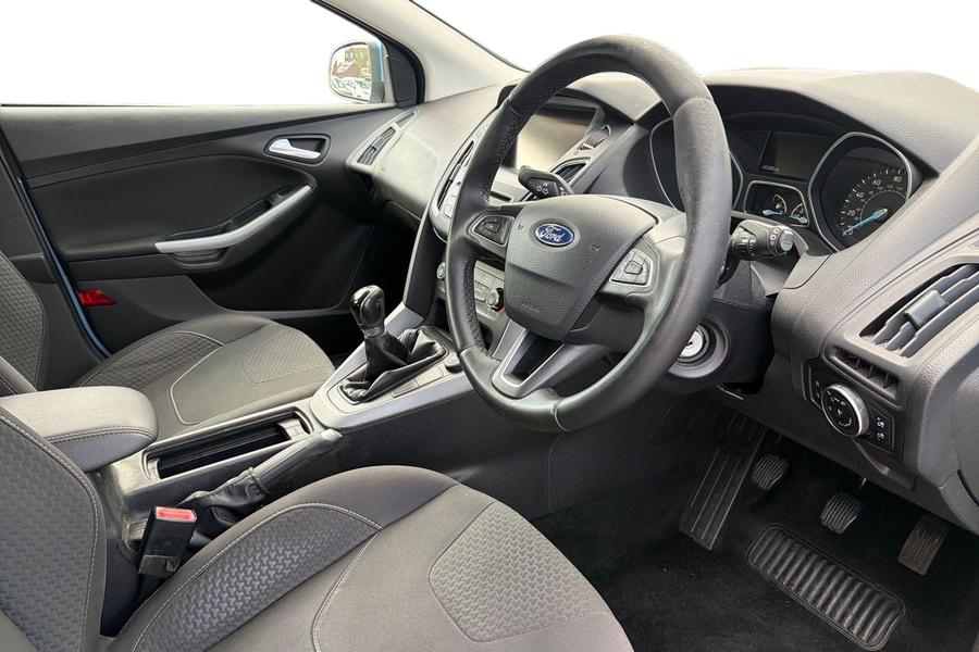 Ford Focus Photo autoimg-ee526c1a26c5fcc0ce1dfe52879c5d123d043e1b.jpg