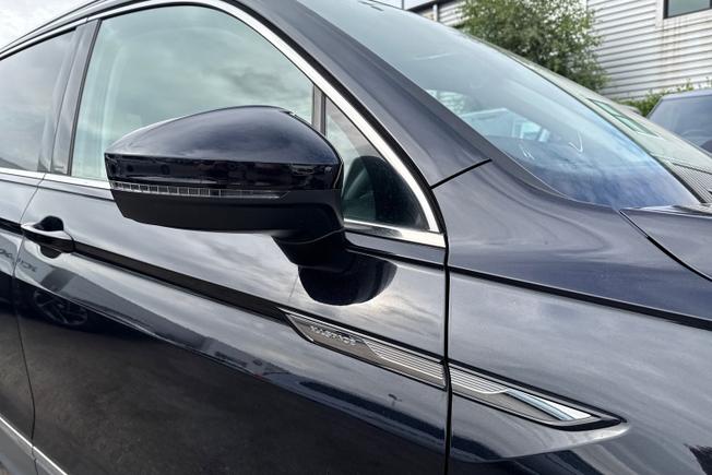 VOLKSWAGEN Tiguan Allspace Photo 20
