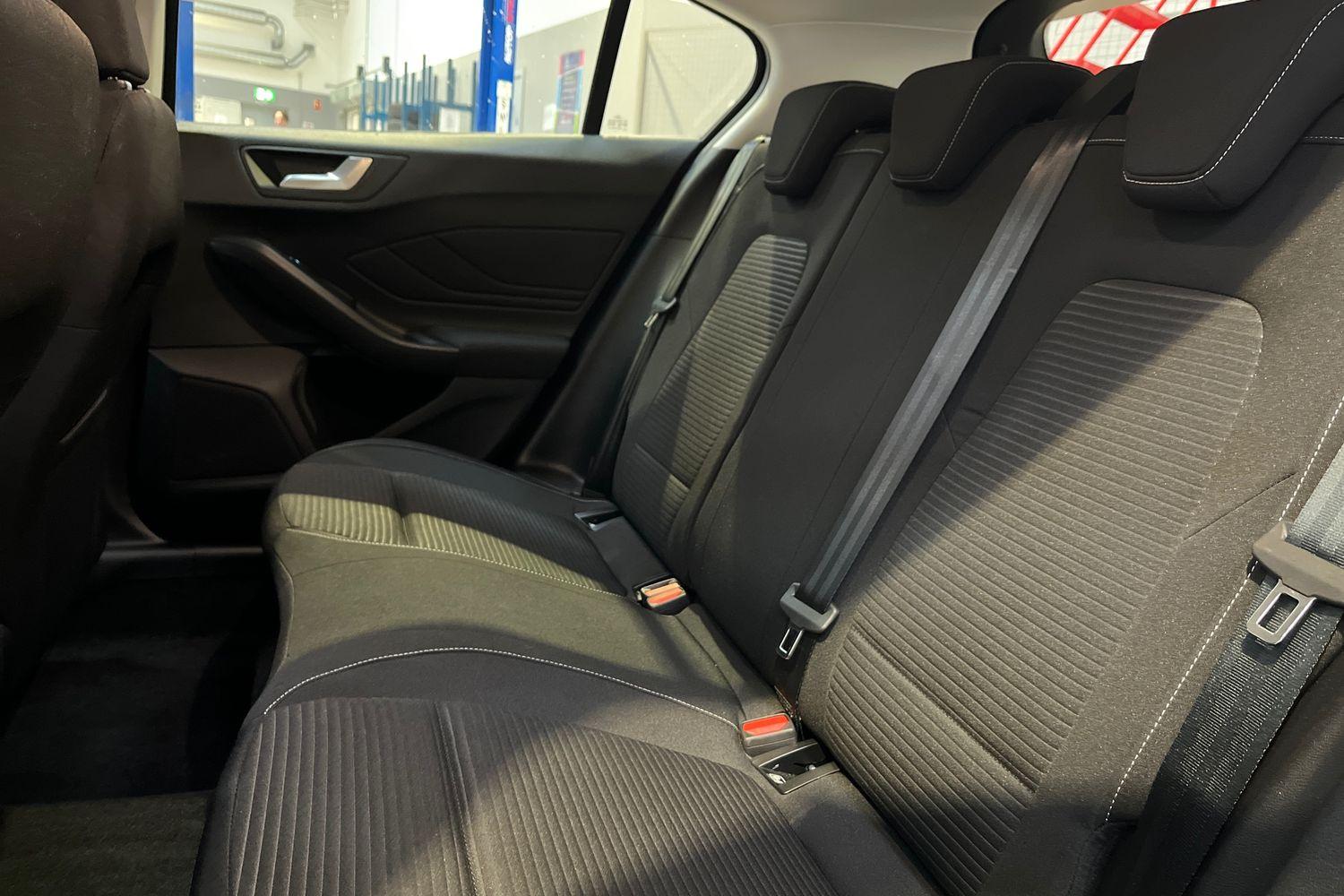 Ford FOCUS Photo 19