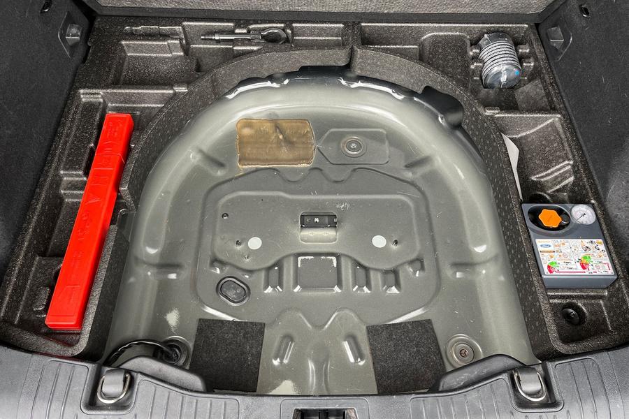 Ford Kuga Photo autoimg-ee5965941edc99c4e6a35dfabebe688f293ab66a.jpg