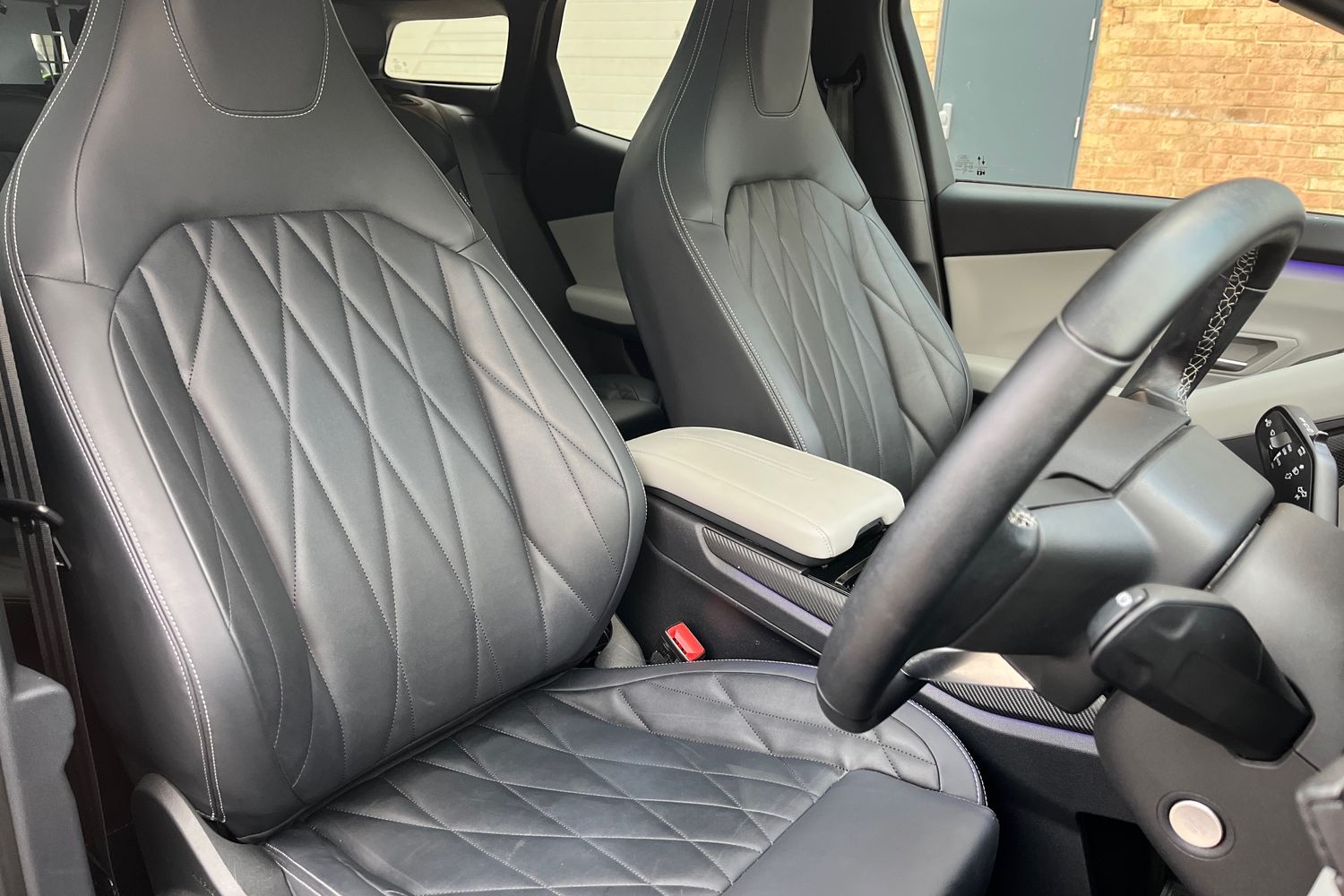Ford Explorer Photo 16