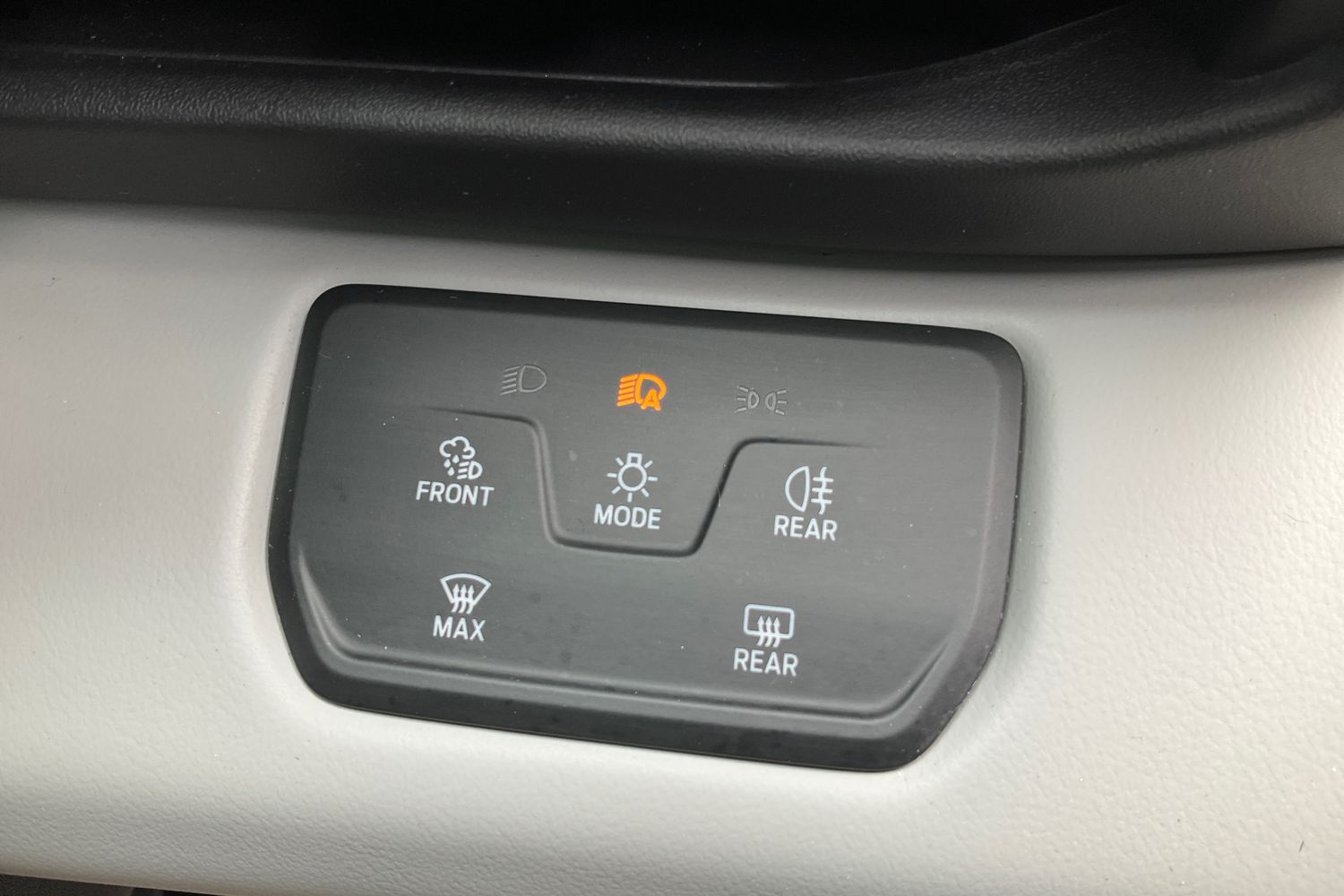 Ford Explorer Photo 33