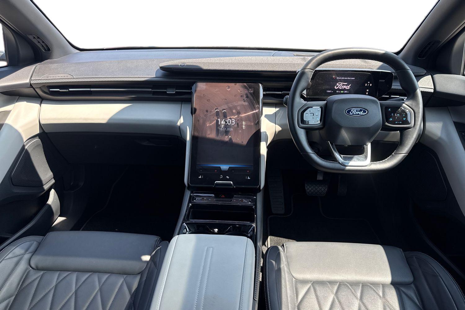 Ford EXPLORER Photo 9