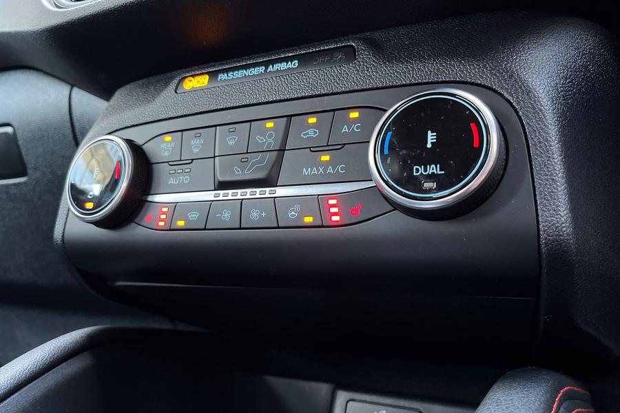 Ford Kuga Photo autoimg-ee67f0db6d14d97b7fc5d3ea270e70fa021ba658.jpg