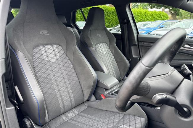 VOLKSWAGEN Golf Photo 27