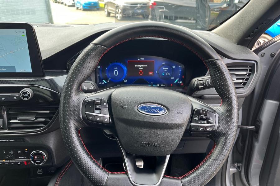 Ford KUGA Photo autoimg-ee6a8149cb654605a4d1347cd78ba3b3cb0b15e7.jpg