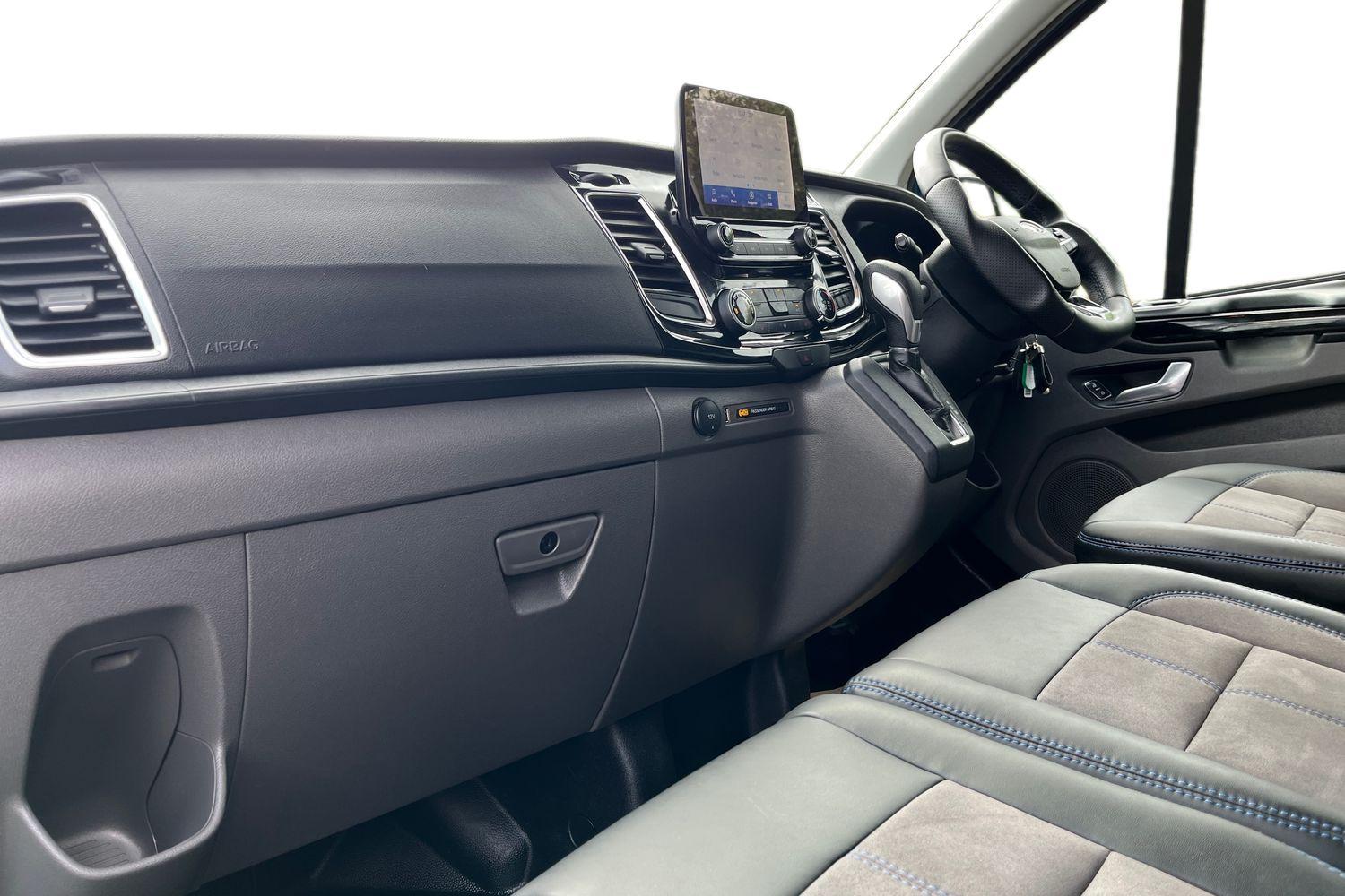 Ford TRANSIT CUSTOM Photo 2