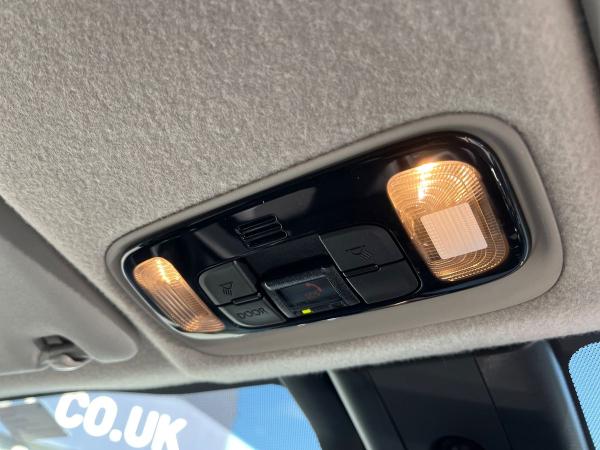 Toyota Yaris Photo autoimg-ee74d6596a50b01ef8beb0dd64d91217f37a0359.jpg