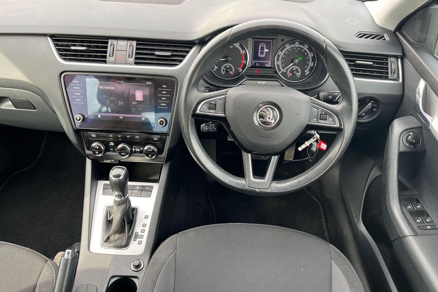Skoda OCTAVIA Photo autoimg-ee780c81715e3e5d1e8721e1710556dca92921f1.jpg