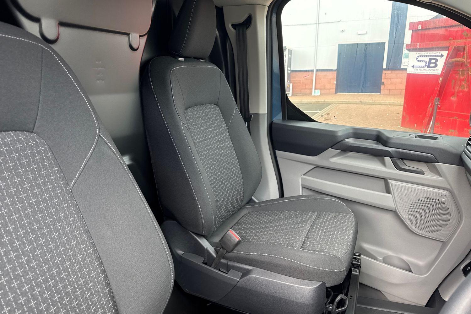 Ford TRANSIT CUSTOM Photo 25