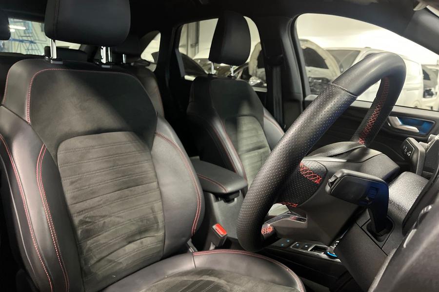 Ford KUGA Photo autoimg-ee7e72fc8f73123381596382bdf4b1efa3fb1970.jpg