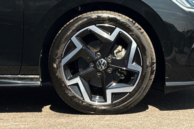 VOLKSWAGEN Golf Photo 5