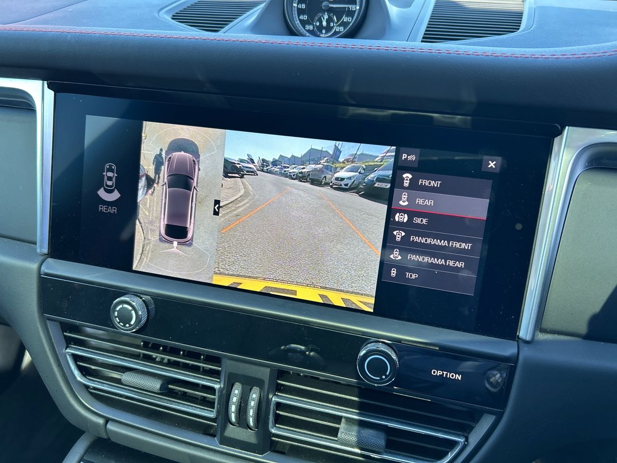 Porsche Macan Photo 10
