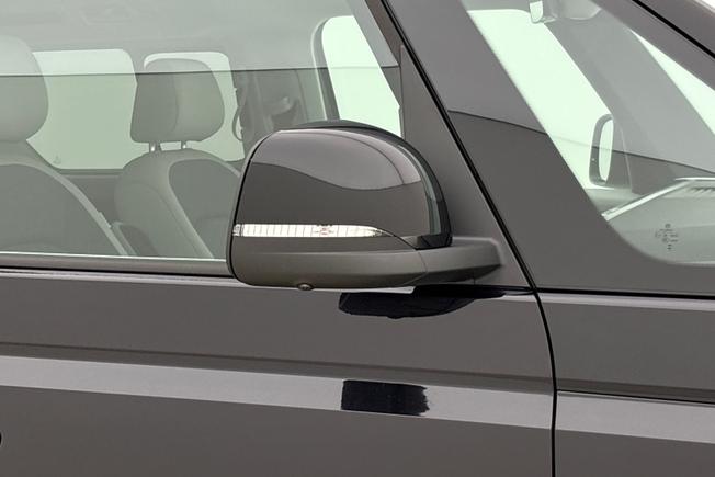 VOLKSWAGEN ID. Buzz Photo 20