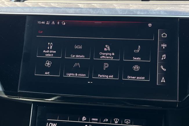 AUDI e-tron Photo 33