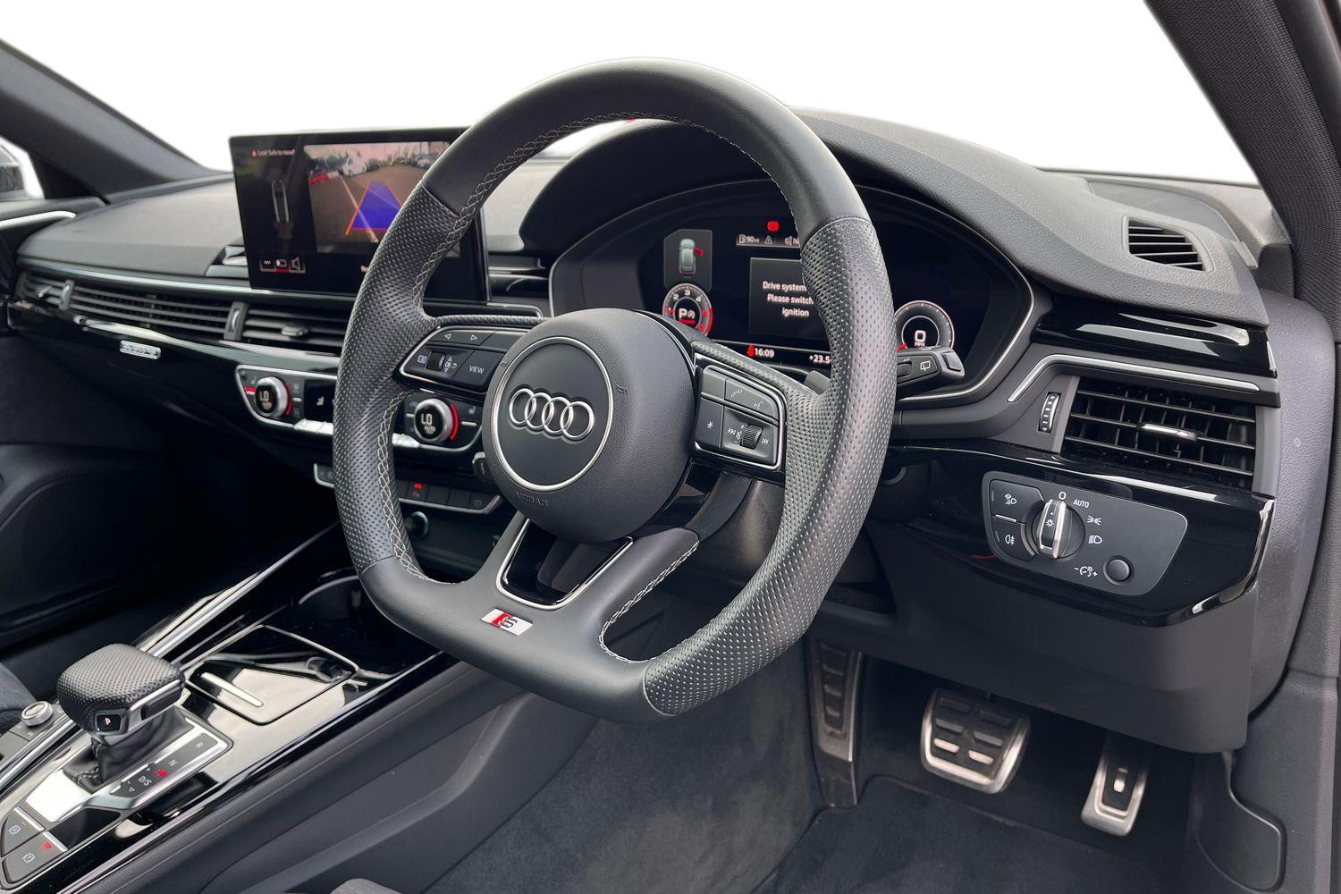 Audi A4 Avant Photo 8