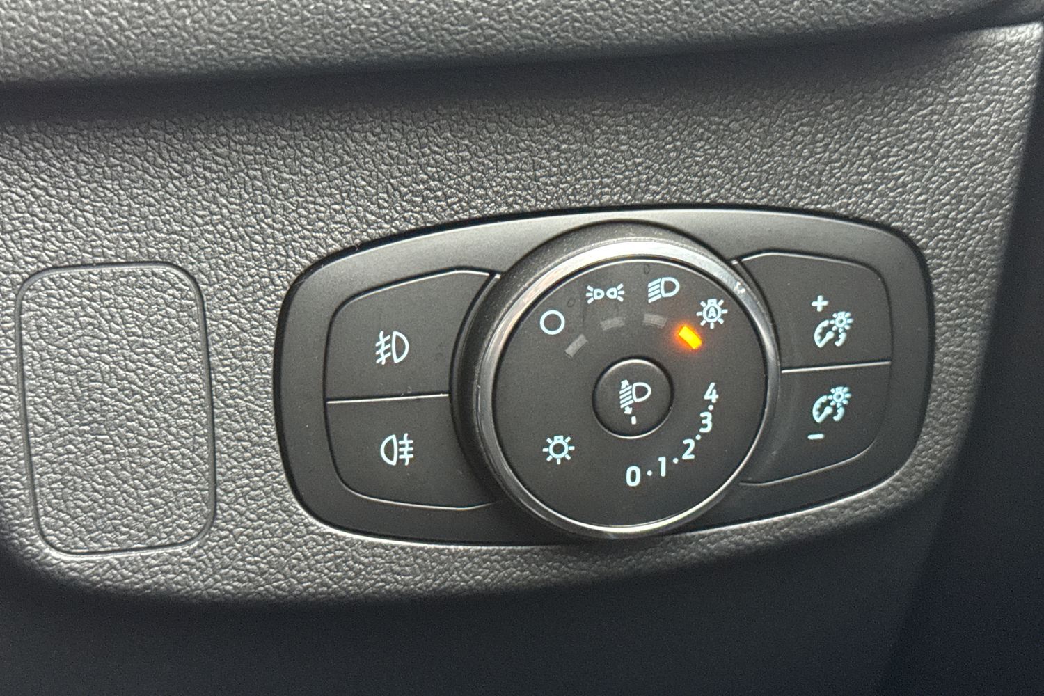 Ford FOCUS Photo 28