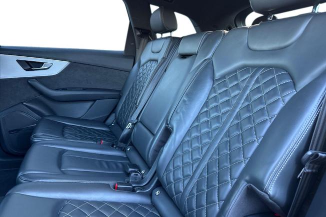AUDI Sq7 Photo 9