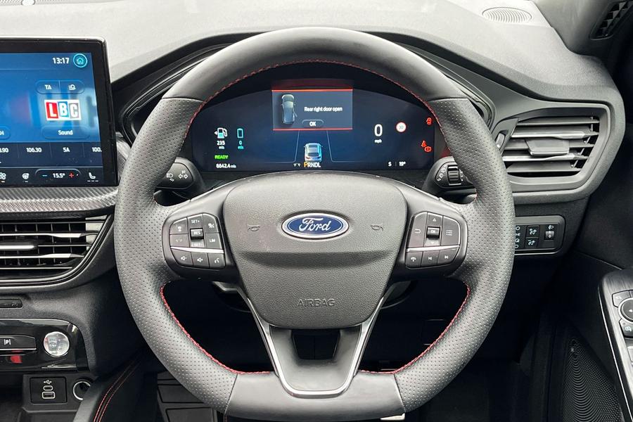 Ford KUGA Photo autoimg-ee9b88bbbc93ace52af2827833b58ea4691a0ec7.jpg