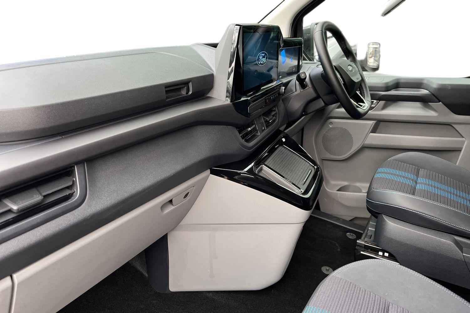 Ford TRANSIT CUSTOM Photo 2