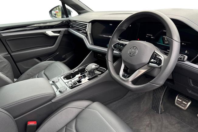 VOLKSWAGEN Touareg Photo 6