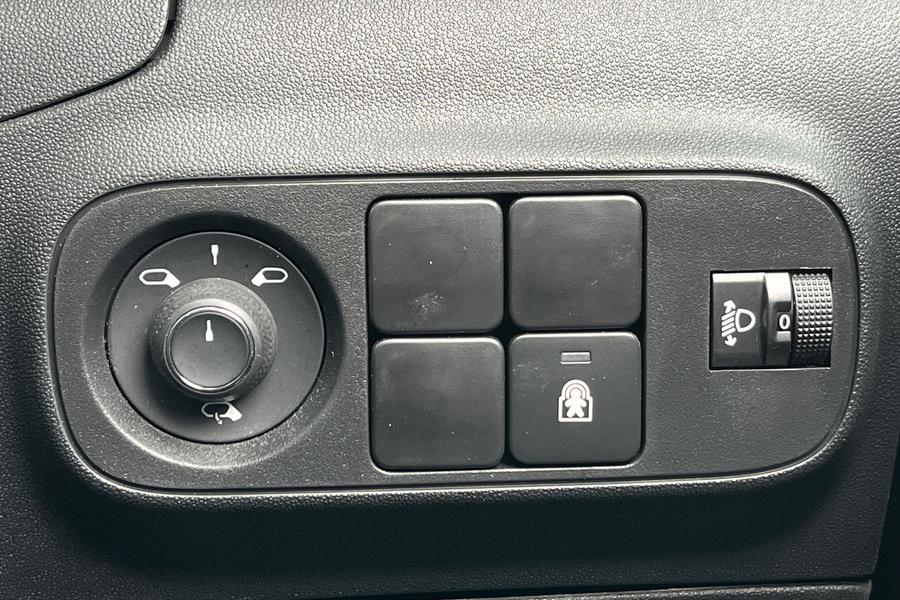 Citroen C3 Photo autoimg-eea4a8fa487ab70f672994998dcf7dcc81495bb5.jpg