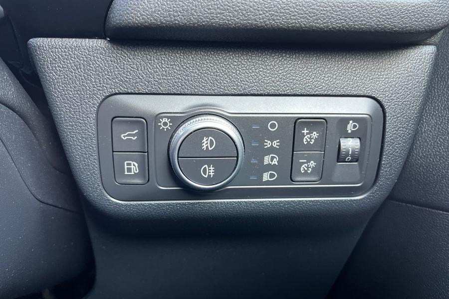 Ford KUGA Photo autoimg-eea4d402b33c2f12b9ff2261c79e44fa3f0261ee.jpg