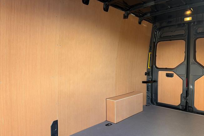 VOLKSWAGEN Crafter Photo 9