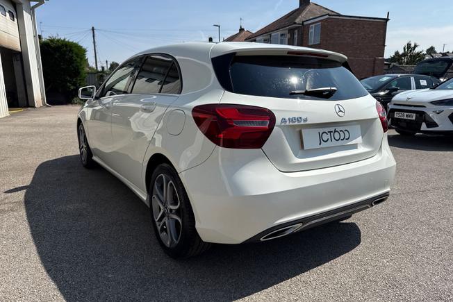 MERCEDES-BENZ A Class Photo 23