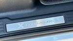 Land Rover Defender Photo 29