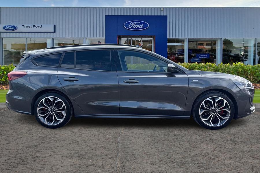 Ford FOCUS Photo autoimg-eeaa03b1d66648a2f9b26e3b8fbe052d20bf12f6.jpg