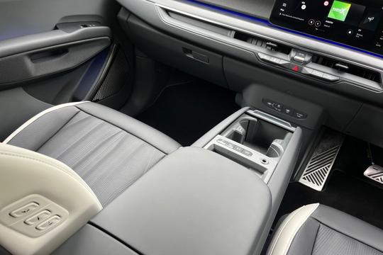 Kia EV9 Photo autoimg-eeaa558760ef6556a05fc1024c42669ca517973e.jpg