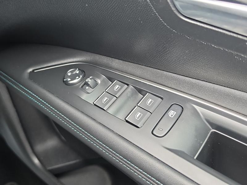 Used Peugeot 3008 LM23YGO 24