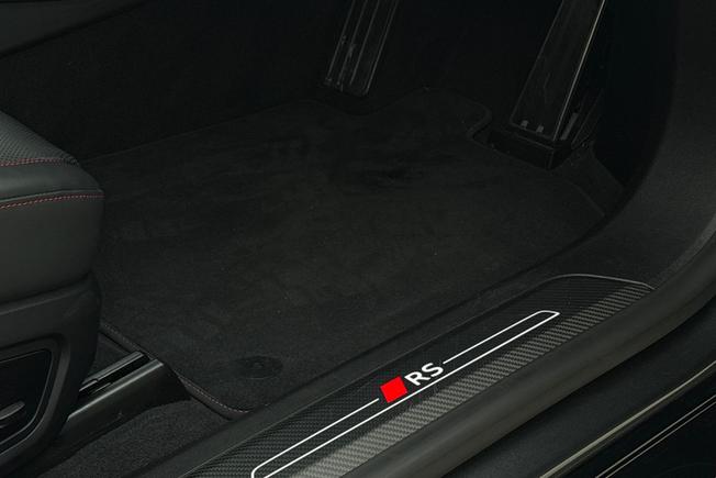 AUDI RS e-tron GT Photo 32