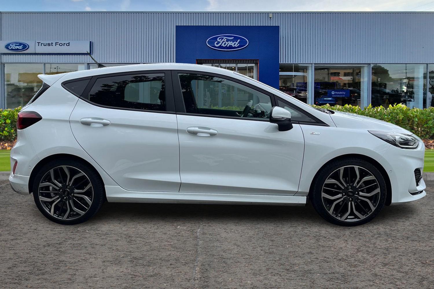 Ford Fiesta Photo 2
